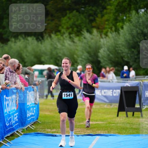 30.08.2026 - Elbe Triathlon Hamburg LAZAROV Photography http://msf.ph/oto/10066838 30.08.2026 12:20:22 Ziel 1541, 1635 meine-sportfotos.de