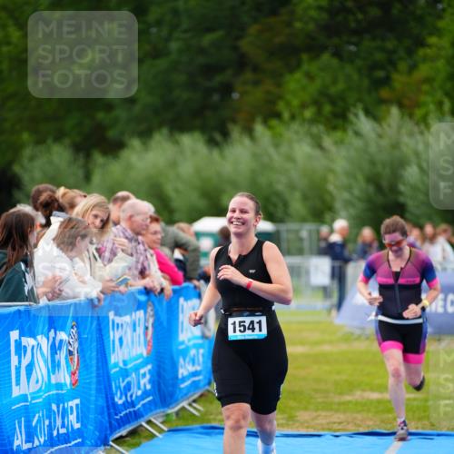 30.08.2026 - Elbe Triathlon Hamburg LAZAROV Photography http://msf.ph/oto/10066850 30.08.2026 12:20:23 Ziel 1541, 1635 meine-sportfotos.de
