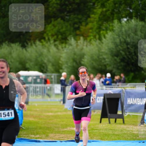 30.08.2026 - Elbe Triathlon Hamburg LAZAROV Photography http://msf.ph/oto/10066857 30.08.2026 12:20:24 Ziel 1541, 1635 meine-sportfotos.de
