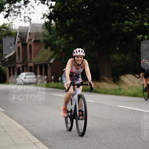 30.08.2026 - Elbe Triathlon Hamburg Michael Burmester http://msf.ph/oto/10066888 30.08.2026 15:30:40 Radfahren  meine-sportfotos.de