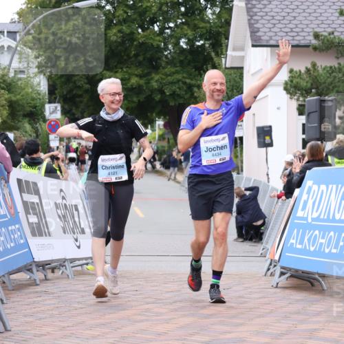 30.08.2026 - Blankeneser Heldenlauf Lena Gebhardt http://msf.ph/oto/10066894 30.08.2026 12:59:33 Ziel 4121, 4250, 4434 meine-sportfotos.de