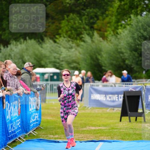 30.08.2026 - Elbe Triathlon Hamburg LAZAROV Photography http://msf.ph/oto/10066911 30.08.2026 12:21:03 Ziel 1673 meine-sportfotos.de