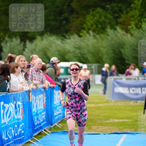 30.08.2026 - Elbe Triathlon Hamburg LAZAROV Photography http://msf.ph/oto/10066918 30.08.2026 12:21:05 Ziel 1673 meine-sportfotos.de