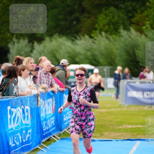 30.08.2026 - Elbe Triathlon Hamburg LAZAROV Photography http://msf.ph/oto/10066921 30.08.2026 12:21:05 Ziel 1673 meine-sportfotos.de