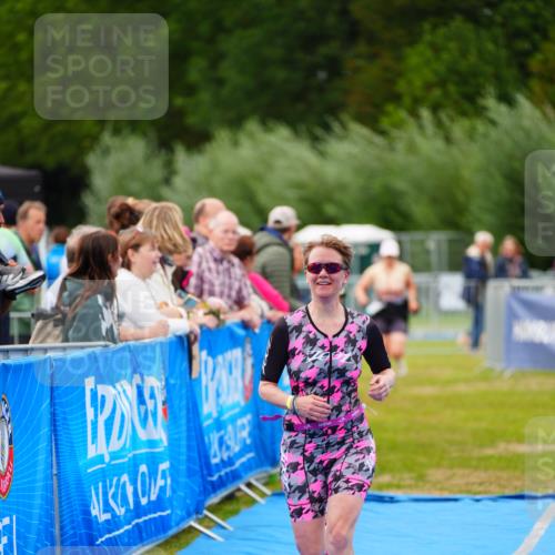 30.08.2026 - Elbe Triathlon Hamburg LAZAROV Photography http://msf.ph/oto/10066926 30.08.2026 12:21:05 Ziel 1673 meine-sportfotos.de
