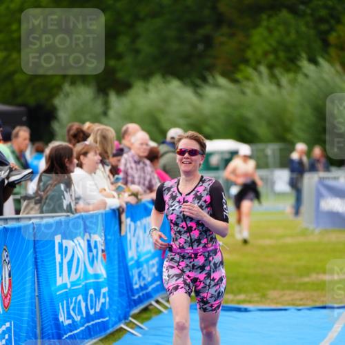 30.08.2026 - Elbe Triathlon Hamburg LAZAROV Photography http://msf.ph/oto/10066931 30.08.2026 12:21:05 Ziel 1673 meine-sportfotos.de