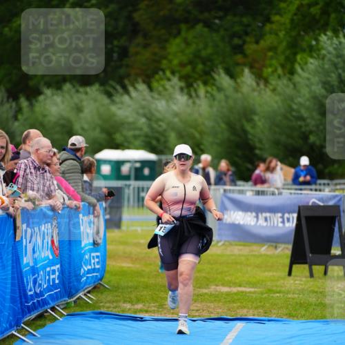 30.08.2026 - Elbe Triathlon Hamburg LAZAROV Photography http://msf.ph/oto/10066933 30.08.2026 12:21:11 Ziel 1600 meine-sportfotos.de