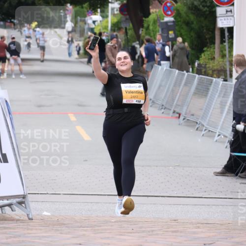 30.08.2026 - Blankeneser Heldenlauf Lena Gebhardt http://msf.ph/oto/10066942 30.08.2026 12:59:55 Ziel  meine-sportfotos.de