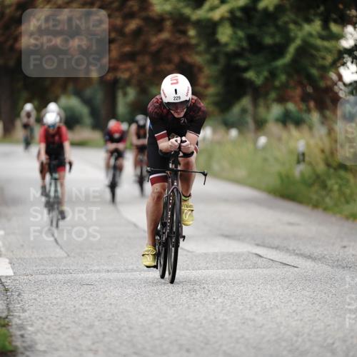 30.08.2026 - Elbe Triathlon Hamburg Michael Burmester http://msf.ph/oto/10066951 30.08.2026 09:13:19 Radfahren 229, 238, 245, 318, 346, 385, 504, 689 meine-sportfotos.de