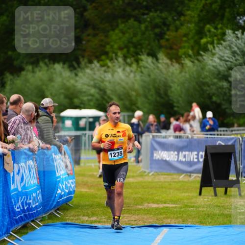 30.08.2026 - Elbe Triathlon Hamburg LAZAROV Photography http://msf.ph/oto/10066988 30.08.2026 12:21:41 Ziel 1235, 1519, 1546 meine-sportfotos.de