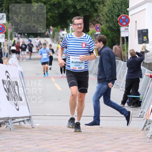 30.08.2026 - Blankeneser Heldenlauf Lena Gebhardt http://msf.ph/oto/10067004 30.08.2026 13:00:38 Ziel 4220 meine-sportfotos.de