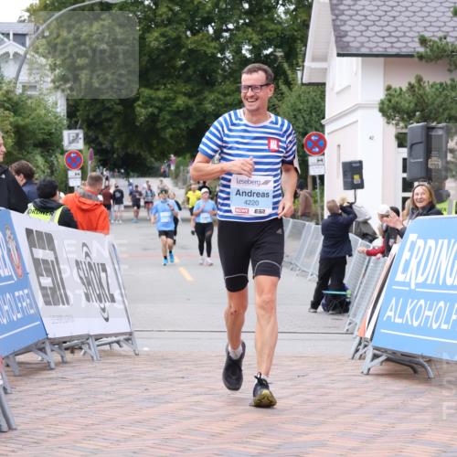 30.08.2026 - Blankeneser Heldenlauf Lena Gebhardt http://msf.ph/oto/10067021 30.08.2026 13:00:40 Ziel 4220 meine-sportfotos.de