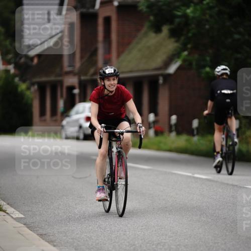 30.08.2026 - Elbe Triathlon Hamburg Michael Burmester http://msf.ph/oto/10067026 30.08.2026 15:33:07 Radfahren  meine-sportfotos.de