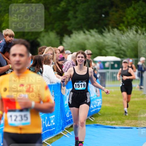 30.08.2026 - Elbe Triathlon Hamburg LAZAROV Photography http://msf.ph/oto/10067029 30.08.2026 12:21:45 Ziel 1235, 1519, 1546 meine-sportfotos.de