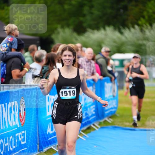 30.08.2026 - Elbe Triathlon Hamburg LAZAROV Photography http://msf.ph/oto/10067051 30.08.2026 12:21:46 Ziel 1235, 1519, 1546 meine-sportfotos.de