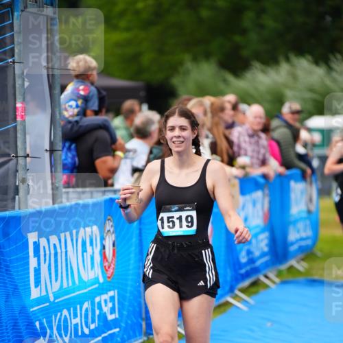 30.08.2026 - Elbe Triathlon Hamburg LAZAROV Photography http://msf.ph/oto/10067058 30.08.2026 12:21:47 Ziel 1235, 1519, 1546, 1606 meine-sportfotos.de