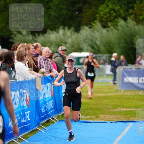 30.08.2026 - Elbe Triathlon Hamburg LAZAROV Photography http://msf.ph/oto/10067064 30.08.2026 12:21:48 Ziel 1519, 1546, 1606 meine-sportfotos.de