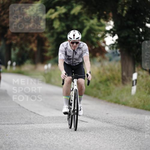 30.08.2026 - Elbe Triathlon Hamburg Michael Burmester http://msf.ph/oto/10067065 30.08.2026 09:14:16 Radfahren 253, 430, 543 meine-sportfotos.de