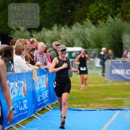 30.08.2026 - Elbe Triathlon Hamburg LAZAROV Photography http://msf.ph/oto/10067067 30.08.2026 12:21:48 Ziel 1519, 1546, 1606 meine-sportfotos.de