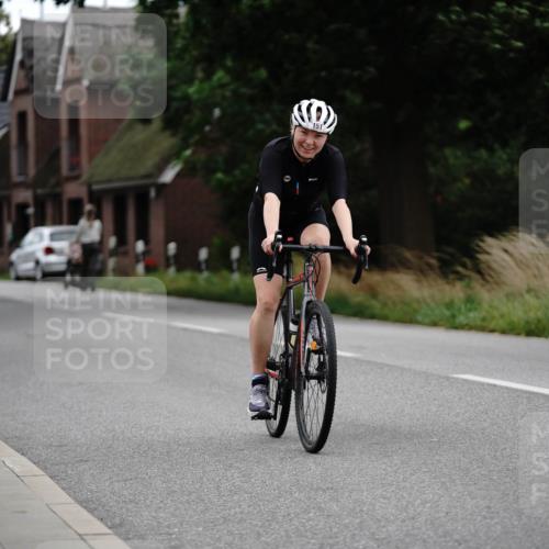 30.08.2026 - Elbe Triathlon Hamburg Michael Burmester http://msf.ph/oto/10067111 30.08.2026 15:34:40 Radfahren  meine-sportfotos.de