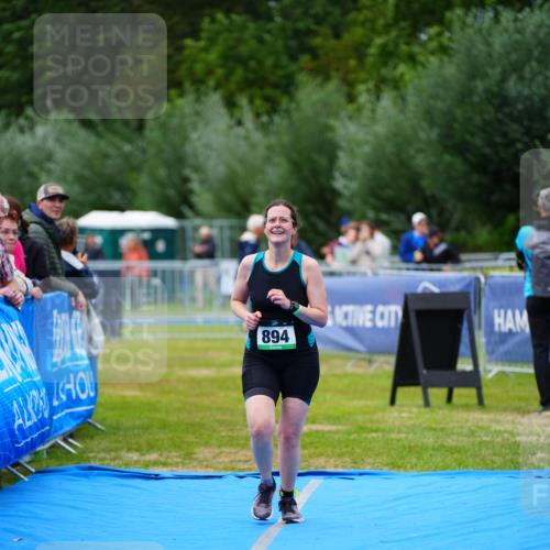 30.08.2026 - Elbe Triathlon Hamburg LAZAROV Photography http://msf.ph/oto/10067121 30.08.2026 12:22:00 Ziel 894 meine-sportfotos.de