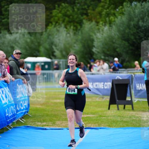 30.08.2026 - Elbe Triathlon Hamburg LAZAROV Photography http://msf.ph/oto/10067124 30.08.2026 12:22:00 Ziel 894 meine-sportfotos.de