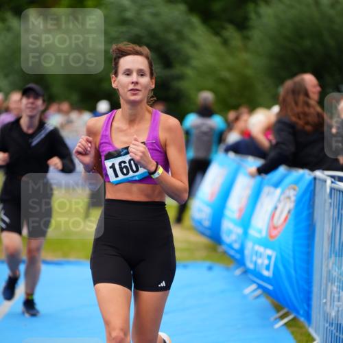 30.08.2026 - Elbe Triathlon Hamburg LAZAROV Photography http://msf.ph/oto/10067166 30.08.2026 12:22:10 Ziel 1408, 1604, 1613 meine-sportfotos.de