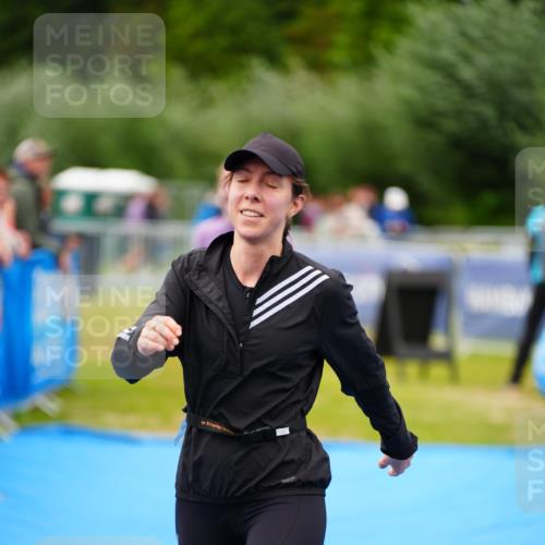 30.08.2026 - Elbe Triathlon Hamburg LAZAROV Photography http://msf.ph/oto/10067177 30.08.2026 12:22:13 Ziel 1408, 1604, 1613 meine-sportfotos.de