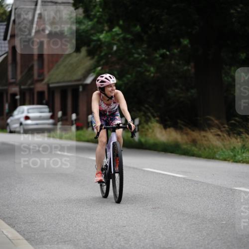 30.08.2026 - Elbe Triathlon Hamburg Michael Burmester http://msf.ph/oto/10067184 30.08.2026 15:35:55 Radfahren  meine-sportfotos.de