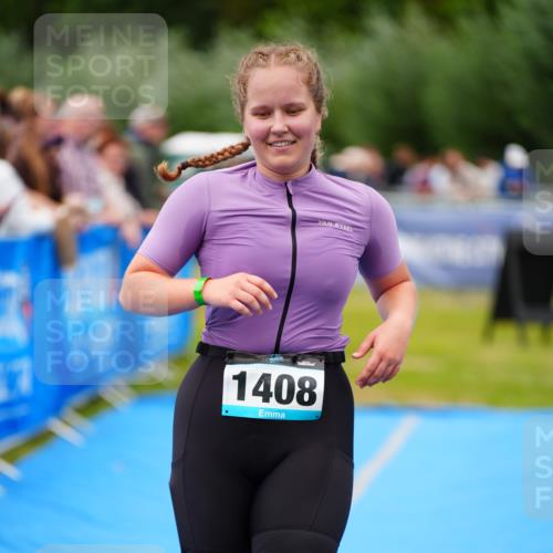 30.08.2026 - Elbe Triathlon Hamburg LAZAROV Photography http://msf.ph/oto/10067199 30.08.2026 12:22:16 Ziel 1408 meine-sportfotos.de