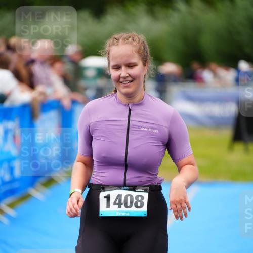30.08.2026 - Elbe Triathlon Hamburg LAZAROV Photography http://msf.ph/oto/10067201 30.08.2026 12:22:16 Ziel 1408 meine-sportfotos.de