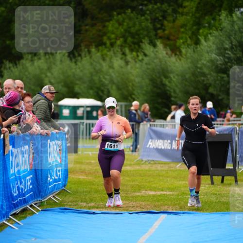 30.08.2026 - Elbe Triathlon Hamburg LAZAROV Photography http://msf.ph/oto/10067219 30.08.2026 12:22:45 Ziel 1609, 1611 meine-sportfotos.de