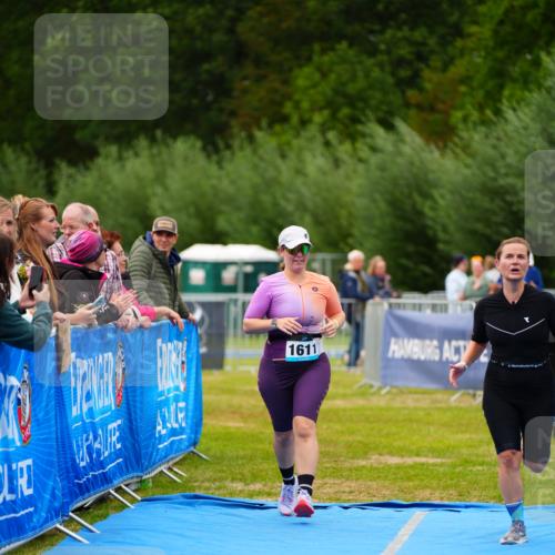 30.08.2026 - Elbe Triathlon Hamburg LAZAROV Photography http://msf.ph/oto/10067231 30.08.2026 12:22:46 Ziel 1609, 1611 meine-sportfotos.de