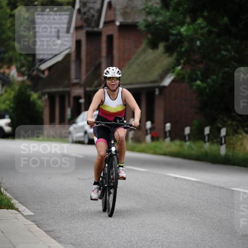 30.08.2026 - Elbe Triathlon Hamburg Michael Burmester http://msf.ph/oto/10067234 30.08.2026 15:36:26 Radfahren  meine-sportfotos.de