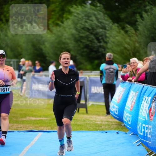 30.08.2026 - Elbe Triathlon Hamburg LAZAROV Photography http://msf.ph/oto/10067235 30.08.2026 12:22:47 Ziel 1609, 1611 meine-sportfotos.de