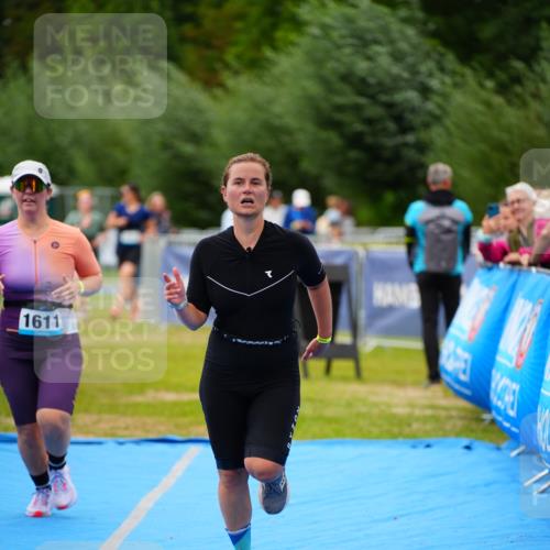 30.08.2026 - Elbe Triathlon Hamburg LAZAROV Photography http://msf.ph/oto/10067243 30.08.2026 12:22:47 Ziel 1609, 1611 meine-sportfotos.de
