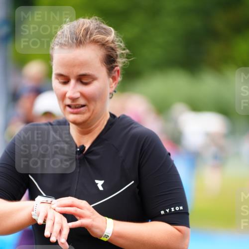 30.08.2026 - Elbe Triathlon Hamburg LAZAROV Photography http://msf.ph/oto/10067265 30.08.2026 12:22:50 Ziel 1540, 1543, 1609, 1611 meine-sportfotos.de