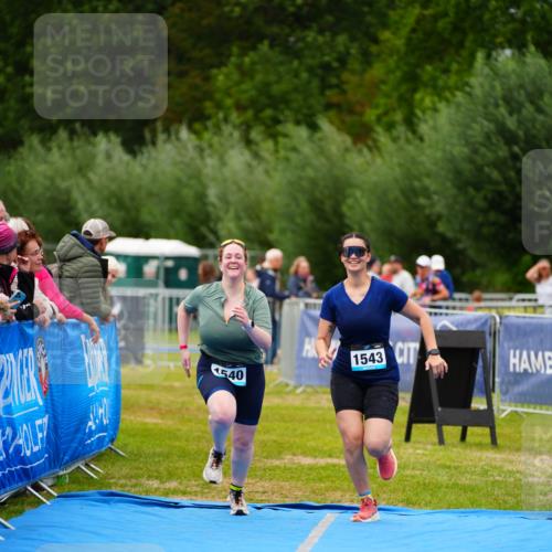 30.08.2026 - Elbe Triathlon Hamburg LAZAROV Photography http://msf.ph/oto/10067275 30.08.2026 12:22:55 Ziel 1540, 1543 meine-sportfotos.de
