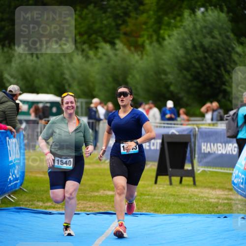 30.08.2026 - Elbe Triathlon Hamburg LAZAROV Photography http://msf.ph/oto/10067277 30.08.2026 12:22:56 Ziel 1540, 1543, 1711 meine-sportfotos.de