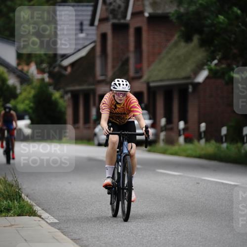 30.08.2026 - Elbe Triathlon Hamburg Michael Burmester http://msf.ph/oto/10067287 30.08.2026 15:37:00 Radfahren  meine-sportfotos.de