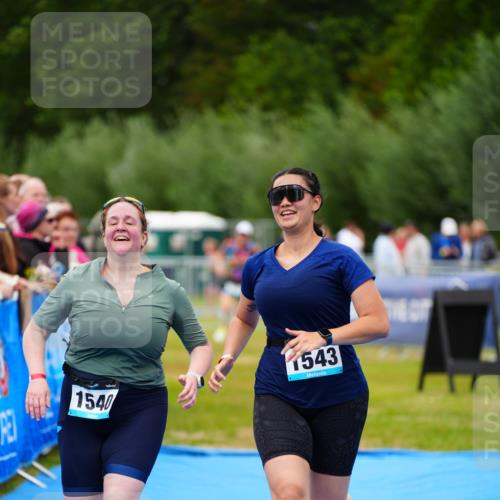 30.08.2026 - Elbe Triathlon Hamburg LAZAROV Photography http://msf.ph/oto/10067288 30.08.2026 12:22:57 Ziel 1540, 1543, 1711 meine-sportfotos.de