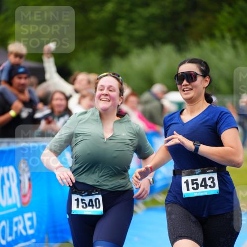 30.08.2026 - Elbe Triathlon Hamburg LAZAROV Photography http://msf.ph/oto/10067297 30.08.2026 12:22:57 Ziel 1540, 1543, 1711 meine-sportfotos.de