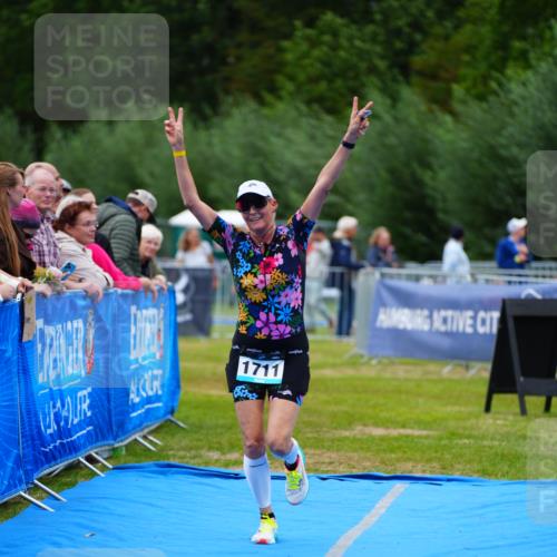 30.08.2026 - Elbe Triathlon Hamburg LAZAROV Photography http://msf.ph/oto/10067311 30.08.2026 12:23:04 Ziel 1711 meine-sportfotos.de