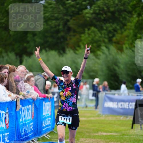 30.08.2026 - Elbe Triathlon Hamburg LAZAROV Photography http://msf.ph/oto/10067317 30.08.2026 12:23:04 Ziel 1711 meine-sportfotos.de