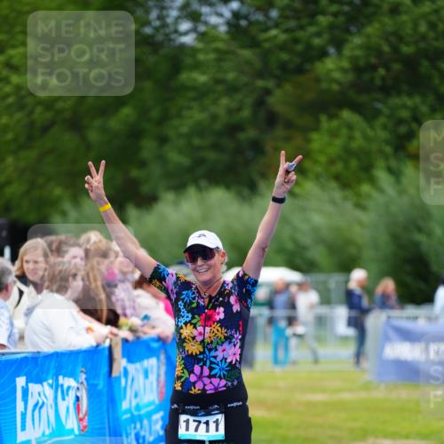 30.08.2026 - Elbe Triathlon Hamburg LAZAROV Photography http://msf.ph/oto/10067327 30.08.2026 12:23:05 Ziel 1711 meine-sportfotos.de