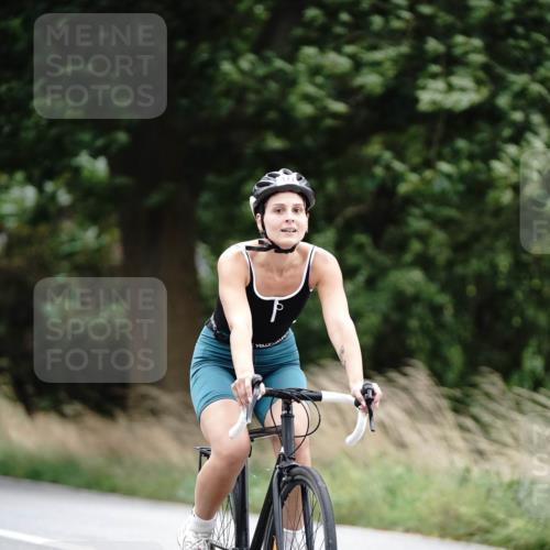 30.08.2026 - Elbe Triathlon Hamburg Michael Burmester http://msf.ph/oto/10067337 30.08.2026 15:38:33 Radfahren  meine-sportfotos.de