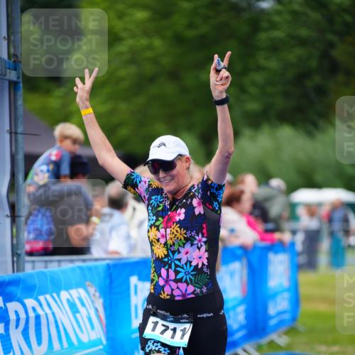 30.08.2026 - Elbe Triathlon Hamburg LAZAROV Photography http://msf.ph/oto/10067339 30.08.2026 12:23:05 Ziel 1711 meine-sportfotos.de