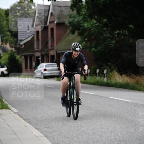30.08.2026 - Elbe Triathlon Hamburg Michael Burmester http://msf.ph/oto/10067352 30.08.2026 15:38:56 Radfahren  meine-sportfotos.de