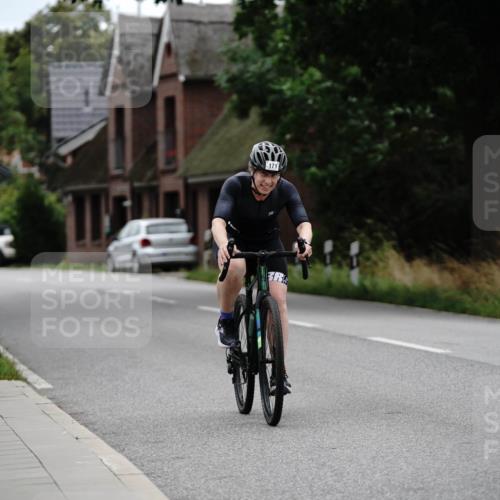 30.08.2026 - Elbe Triathlon Hamburg Michael Burmester http://msf.ph/oto/10067355 30.08.2026 15:38:57 Radfahren  meine-sportfotos.de