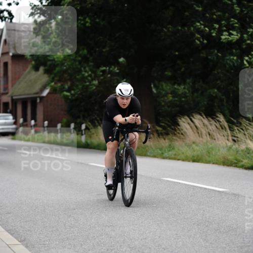 30.08.2026 - Elbe Triathlon Hamburg Michael Burmester http://msf.ph/oto/10067391 30.08.2026 15:39:32 Radfahren  meine-sportfotos.de